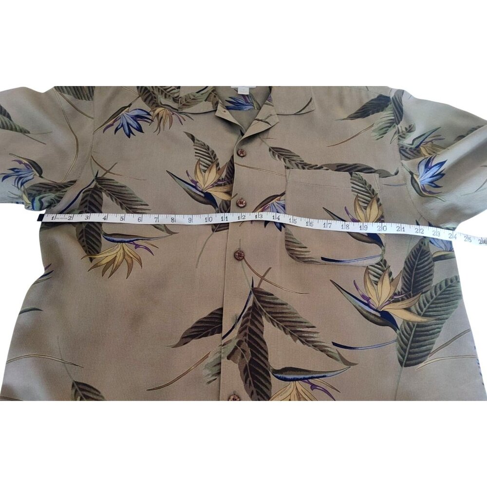 Tommy Bahama Relax Men's Medium Silk Hawaiian Shirt Bird Of Paradise Print Beige - Picture 9 of 10
